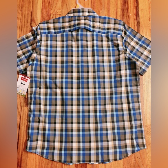 Wrangler Men’s Short Sleeve Shirt with UPF 40 Protection, Sizes L (42-44) - Picture 4 of 9